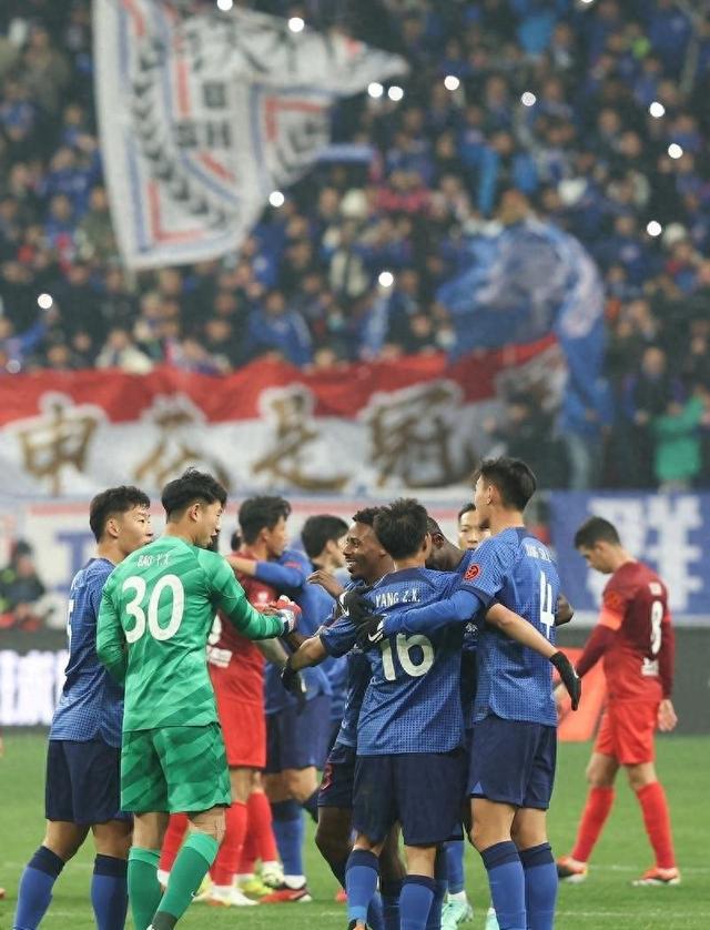 爱游戏体育入口 -转会期上海申花调整名单以备亚冠，再遭质疑环节打磨，气氛紧张，年轻球员得到机会的简单介绍