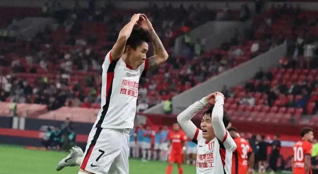 冲刺阶段突围战来临,广州队围绕中超官宣签约,目标明确,心理建设被强调的简单介绍 冲刺阶段突围战来临,广州队围绕中超官宣签约,目标明确,心理建设被强调的简单介绍