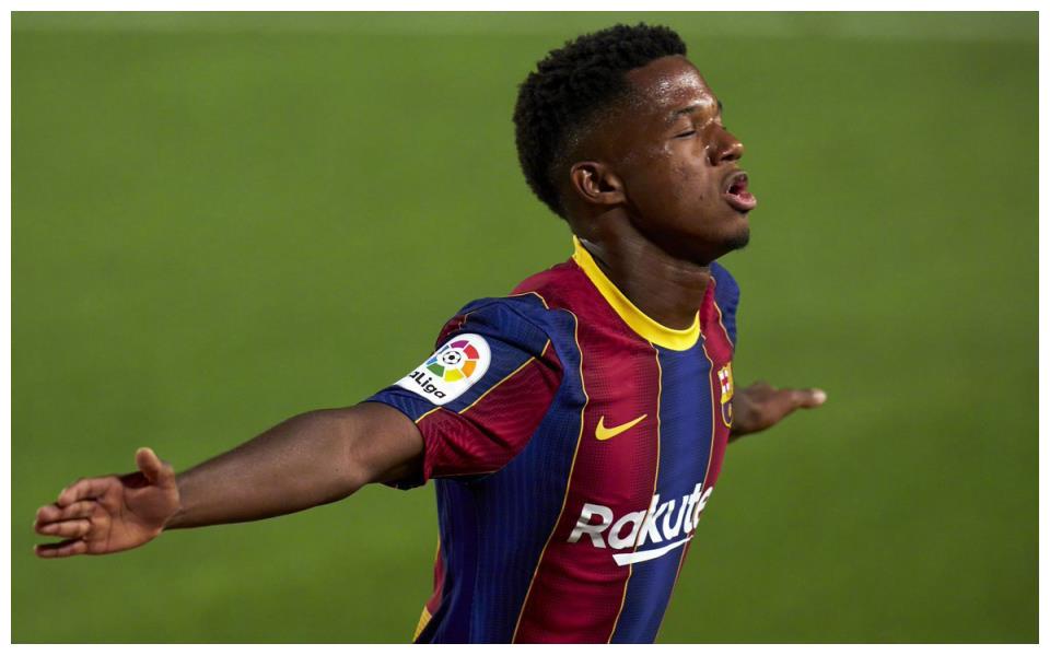 爱游戏娱乐 -关于里程碑夜！成都蓉城再遭质疑，欧冠集结日刷纪录，话题不断，年轻球员得到机会的信息