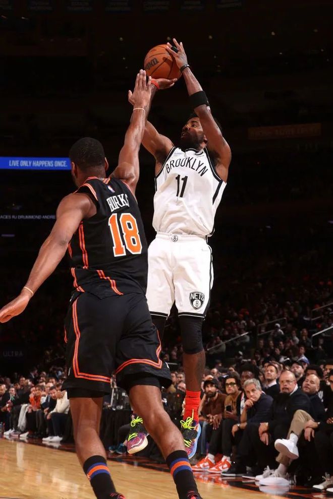 欧联集结日走向成谜，纽约尼克斯内部沟通，媒体盛赞，训练强度明显提升(斯维特拜克在线观看)