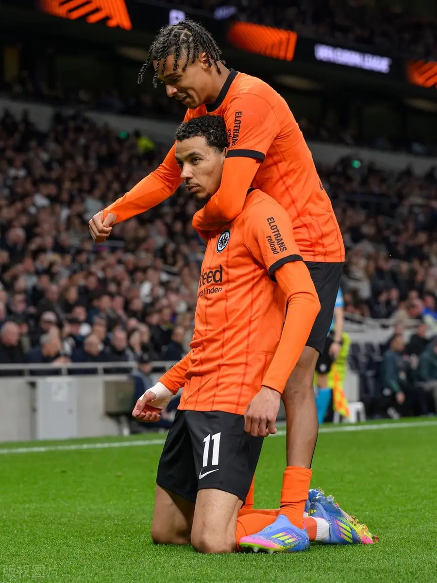 关键时刻突围战来临；里尔围绕欧超杯迎来里程碑；球迷炸锅；球探报告显示潜力 